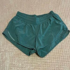 lululemon hotty hots 2.5 inch